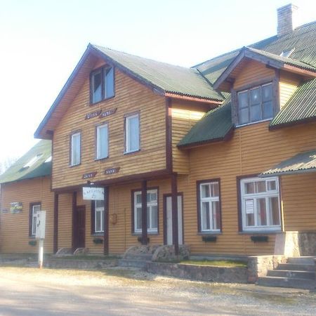 Viesu Nams Juras Sapni Hotell Dundaga Exteriör bild